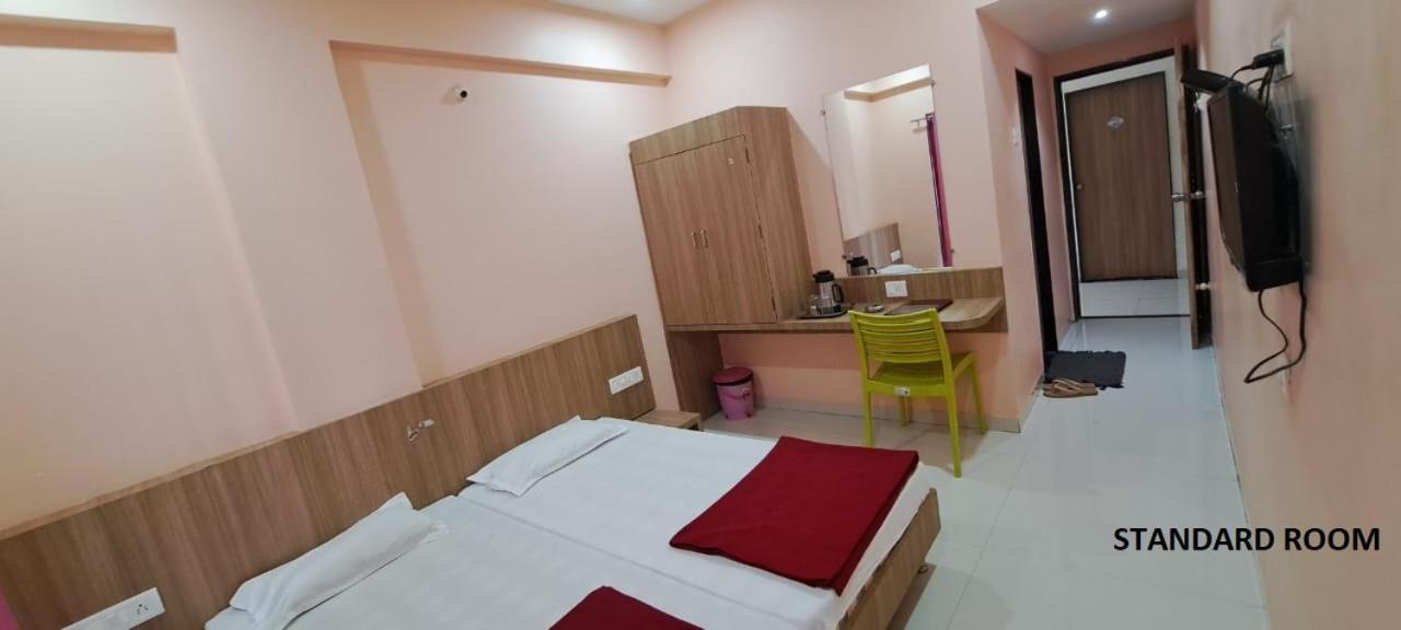 Hotel Aaditya Palace Bhusawal Exterior photo